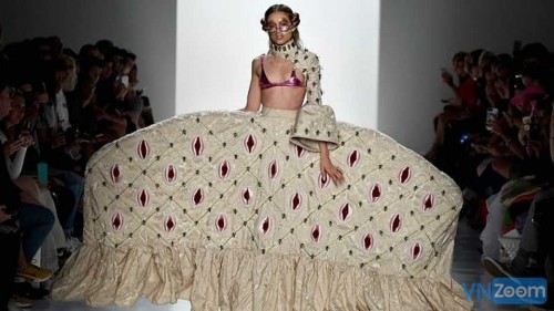 Ludicrous-fashion-moments-at-New-york-fashion-week_620x349.jpg