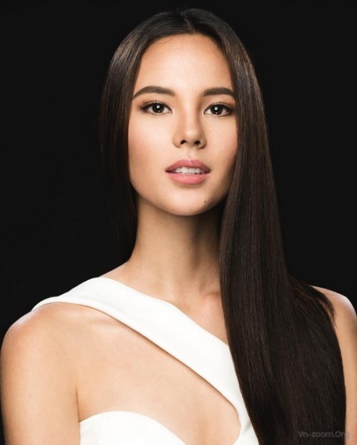 chiem-nguong-nhan-sac-nong-bong-cua-tan-hoa-hau-hoan-vu-2018-catriona-gray-2278058.jpg