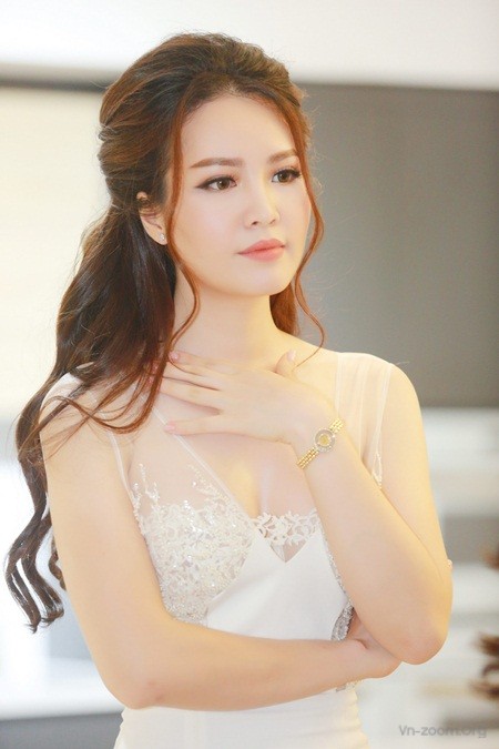 a-hau-thuy-van-vay-xuyen-thau-doisongphapluat2016.jpg