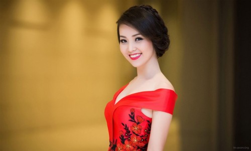 tieu-su-mc-a-hau-nguyen-thuy-van-1318.jpg