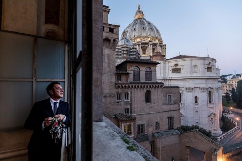 clavigerowindowvaticanmuseumvaticancityadapt19001.jpg