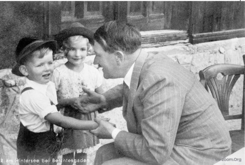 bat-mi-chung-toc-hoan-hao-khien-hitler-bi-am-anh-ca-doi-Hinh-3.jpg