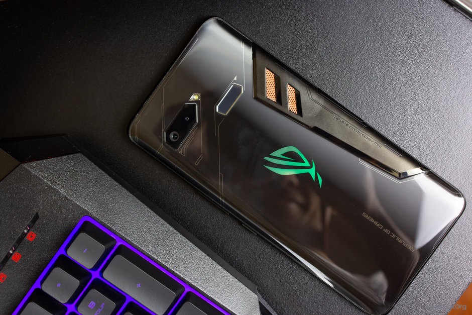 Asus-tipped-to-launch-second-generation-ROG-gaming-smartphone-in-Q3-2019.jpg