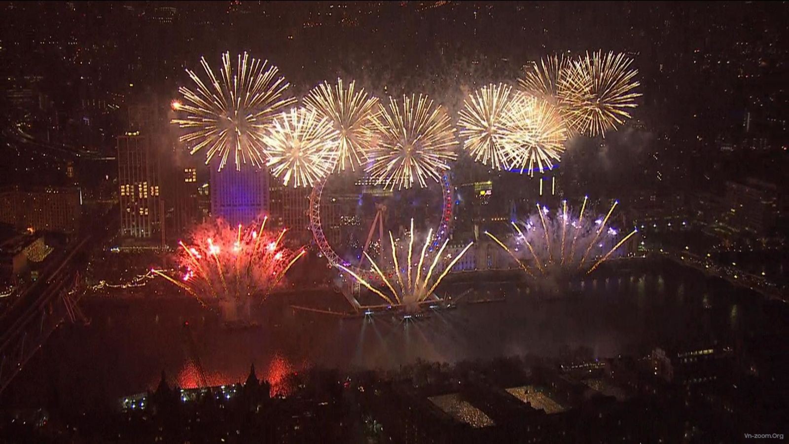 skynews-new-year-firework_4880323.jpg