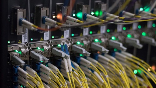 skynews-cables-data-centre_4481379.jpg