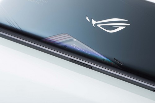 ROG-phone3-canh-ben.jpg