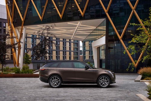 RR_Velar_22MY_SV_Bespoke_Tourmaline_Brown_Exterior_GP_180821_003.jpg