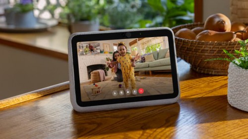 Facebook-portal-go.jpg