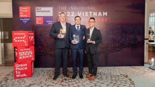 DHL presentatives at the inaugural Vietnam Best Workplaces™ ceremony