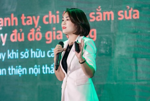 1-Ba-Mai-Thi-Thanh-Oanh---Giam-dc-Kinh-doanh-va-Di-ngoai-Cc-Cc.jpg