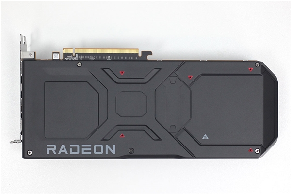 AMD-RX-7900-XTX-unbox-04.jpg