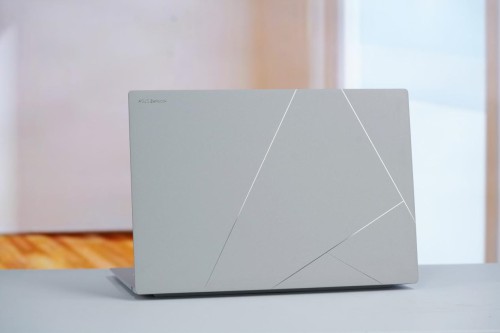 ASUS ZenBook 14 Air 2024 01