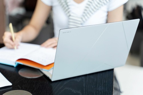 Ban-sao-Chat-lieu-Ceraluminum-tren-ASUS-Zenbook-S-14.jpeg