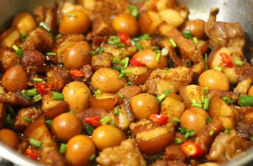 Thit-kho-trung.jpg