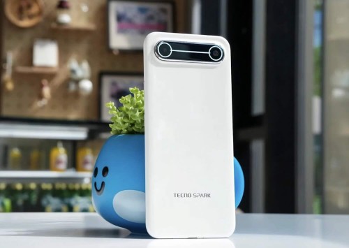 Tecno-Spark-Slim-02---ban-sao-2.jpg