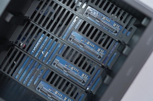 Ugreen-NAS-DH4300-Plus-10.jpg