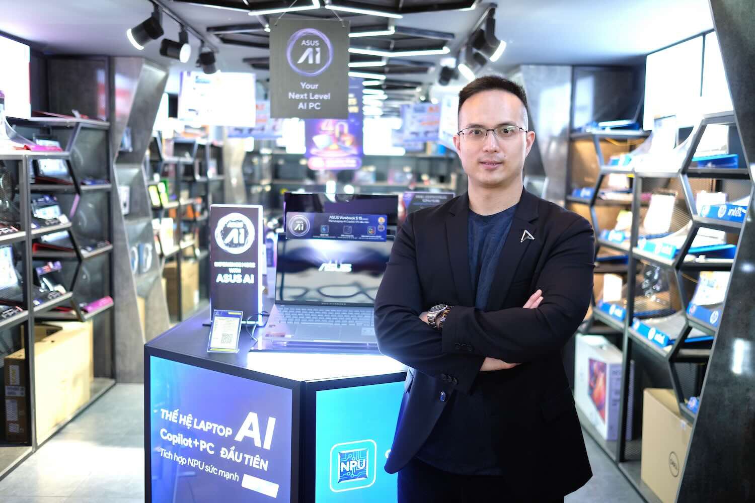 Ban-sao-Ong-Eric-Lee---Tong-giam-doc-ASUS-khu-vuc-Dong-Nam-A.jpeg