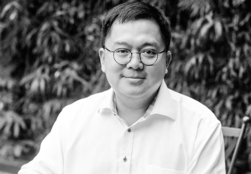 hoang-nam-tieng-la-con-ai-1692894466-photoaidcom-greyscale.png