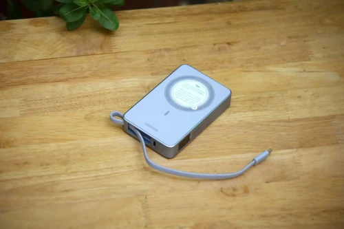 Ugreen-MagFlow-Magnetic-Wireless-Powerbank-Qi2-25W.webp