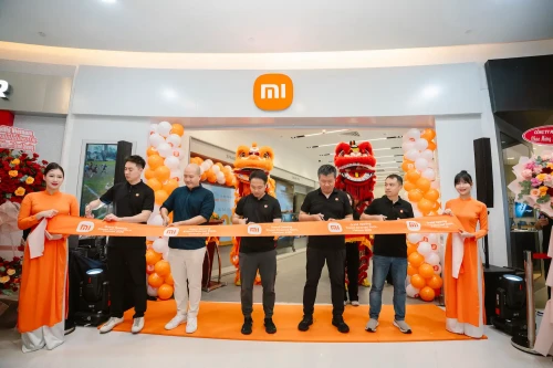 Xiaomi-1st-Store.webp