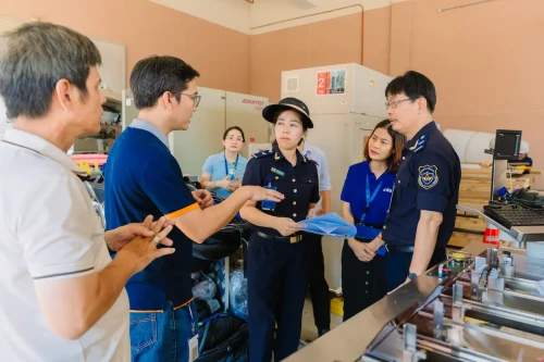 intel-vietnam-trao-tang-thiet-bi-ban-dan-02.webp