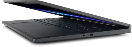 Alienware-15_Right-Side-View-2.webp