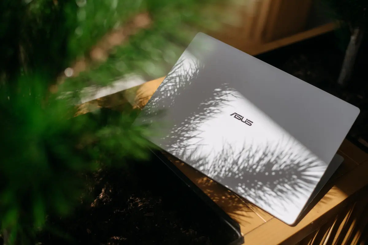 ASUS_ExpertBookUltra_ACN_Scenario17.webp