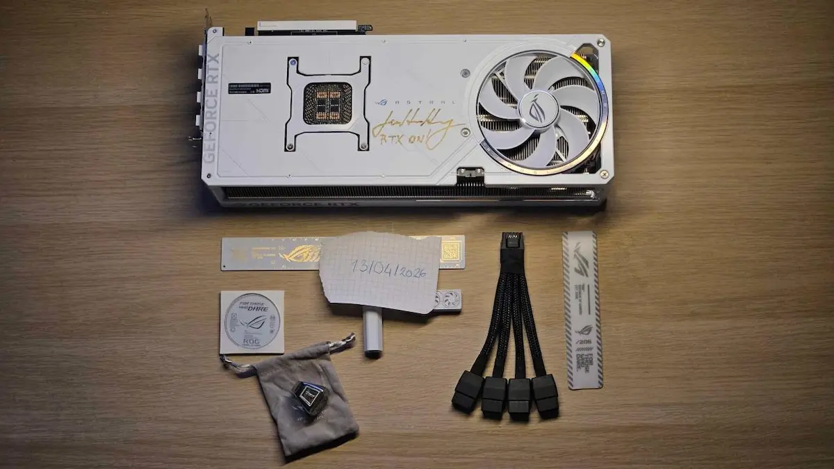 ASUS-30-years-RTX-5090-happy.webp